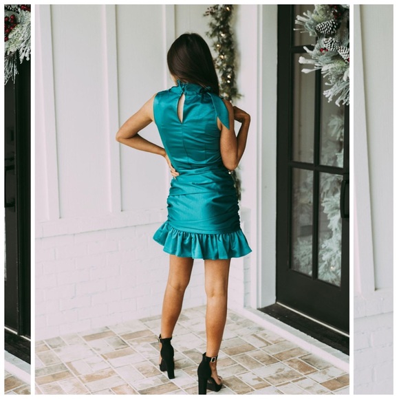 TCEC Ruched Mini Dress In Green - Picture 5 of 7